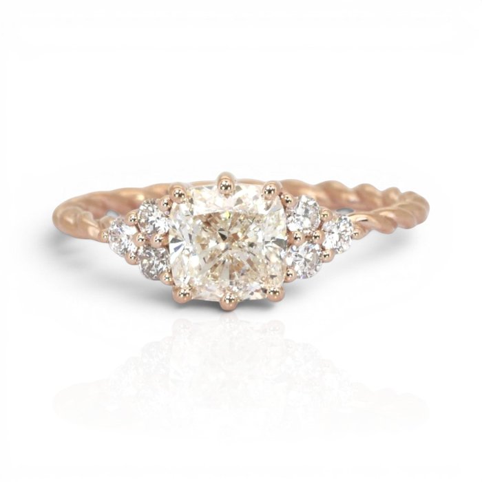 1.75 Carats IGI Certified Natural Diamond 18K Rose Gold 7-Stone Ring