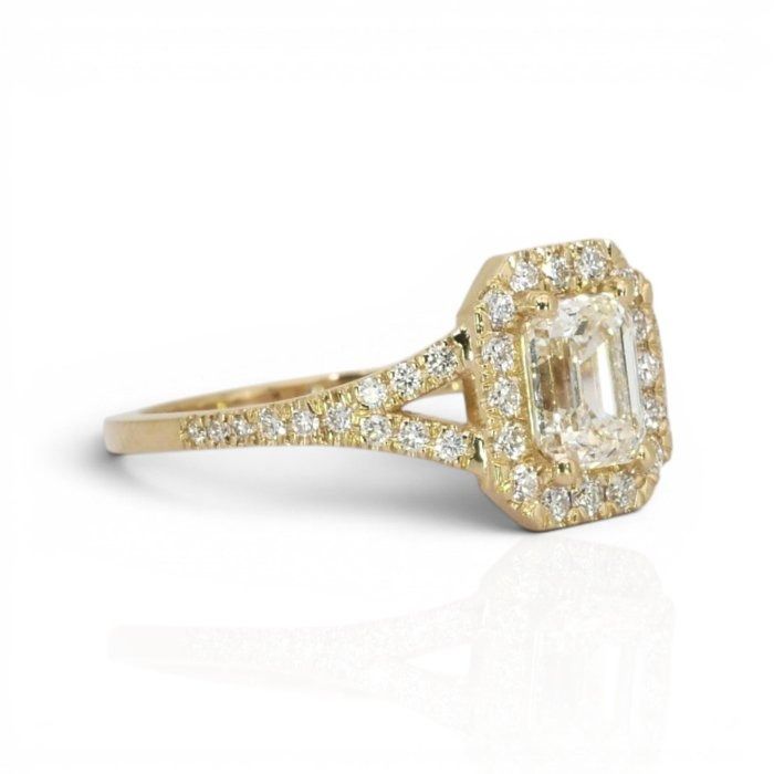 1.43 Carats IGI Certified Natural Diamond 18k Yellow Gold Halo Ring