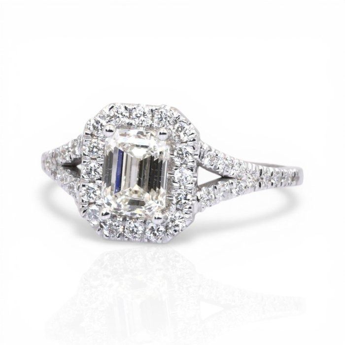 1.46 Carat IGI Certified 18K White Gold Halo Ring