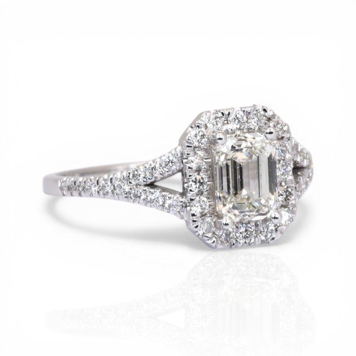 1.46 Carat IGI Certified 18K White Gold Halo Ring
