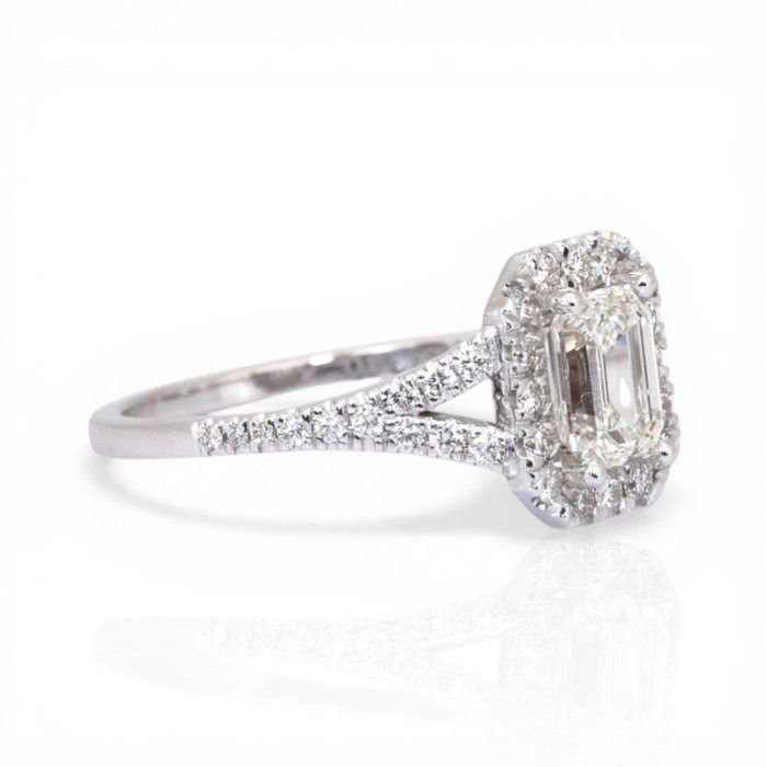 1.46 Carat IGI Certified 18K White Gold Halo Ring