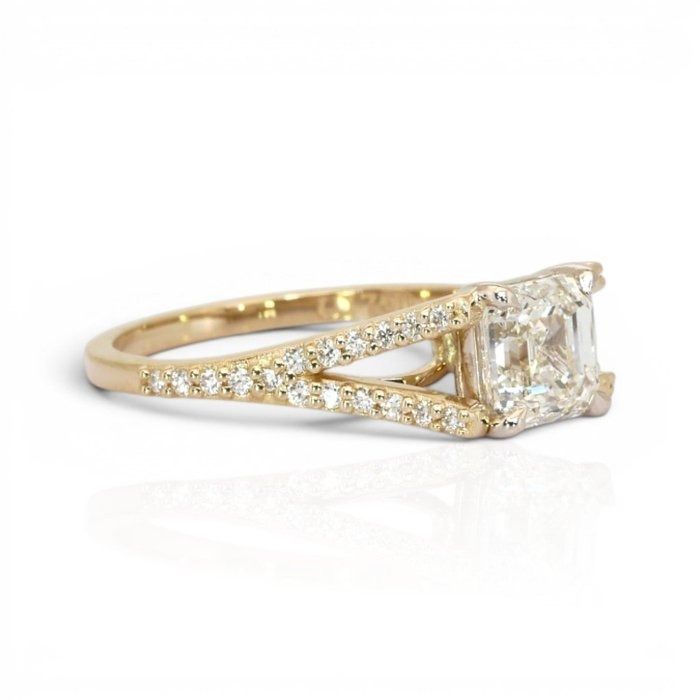 1.76 Carats IGI Certified Natural Diamond 18K Yellow Gold Pave Ring