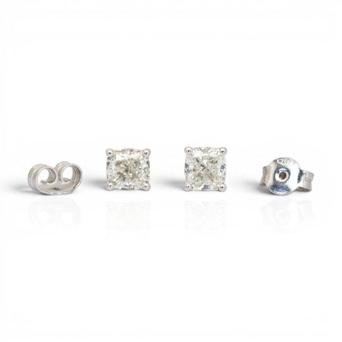 1.81 Carats IGI Certified Natural Diamond 18k White Gold Stud Earrings
