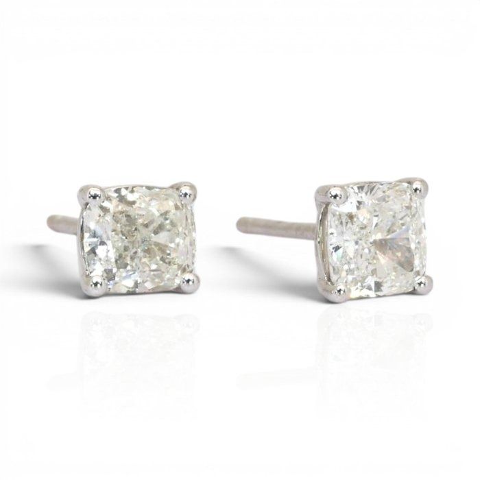 1.81 Carats IGI Certified Natural Diamond 18k White Gold Stud Earrings