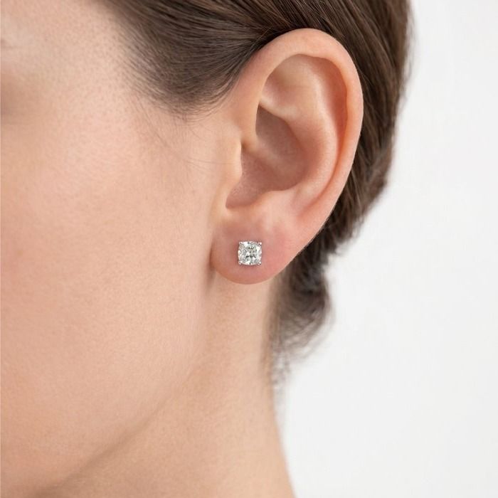1.81 Carats IGI Certified Natural Diamond 18k White Gold Stud Earrings