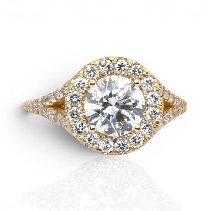 1,89 Karat IGI zertifizierter Naturdiamant 18K Gelbgold Halo Ring