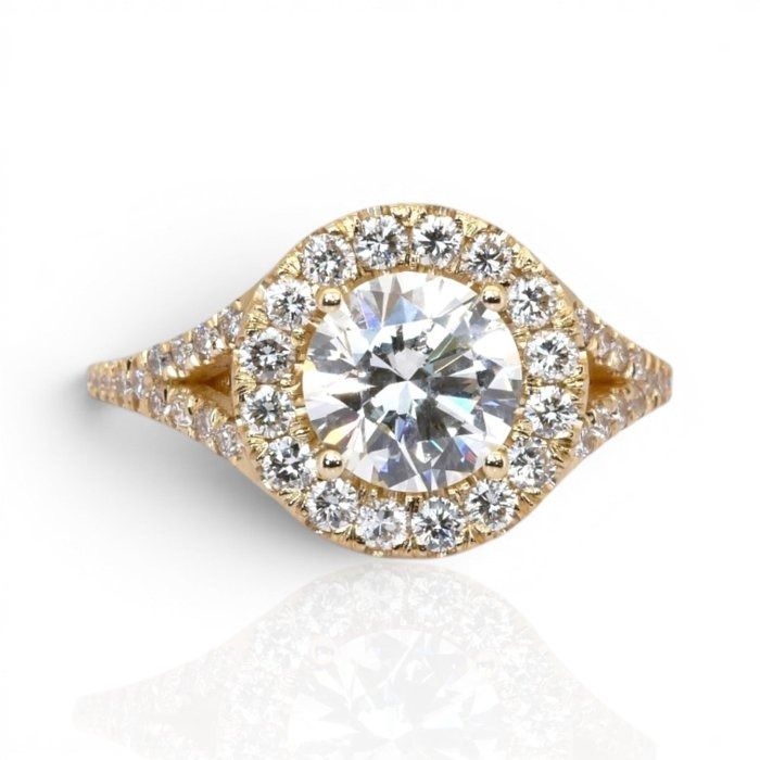 1,89 Karat IGI zertifizierter Naturdiamant 18K Gelbgold Halo Ring