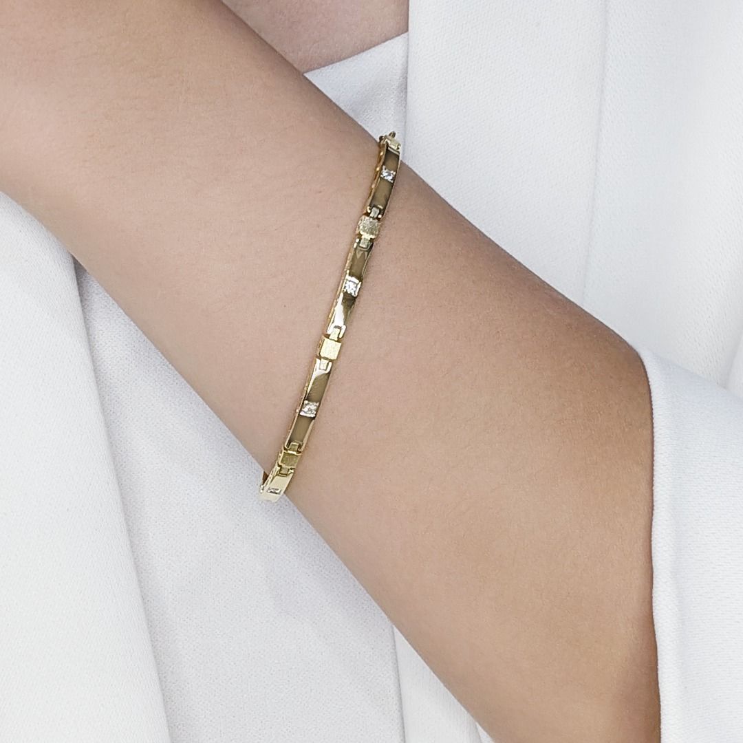 Impeccable 0.21ct Natural Diamonds Bracelet in 18K Yellow Gold