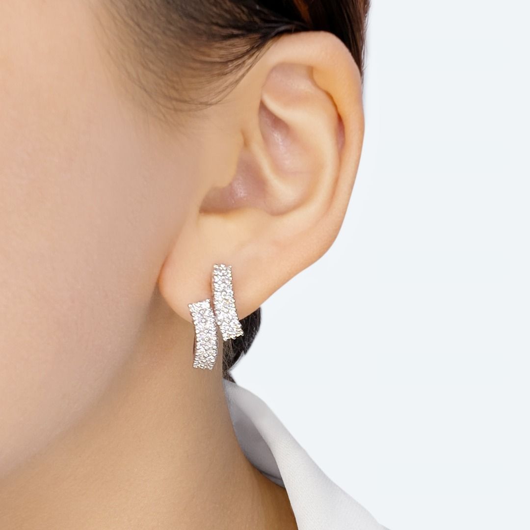 Captivating 1.08ct Natural Diamonds Earrings in 18K White Gold