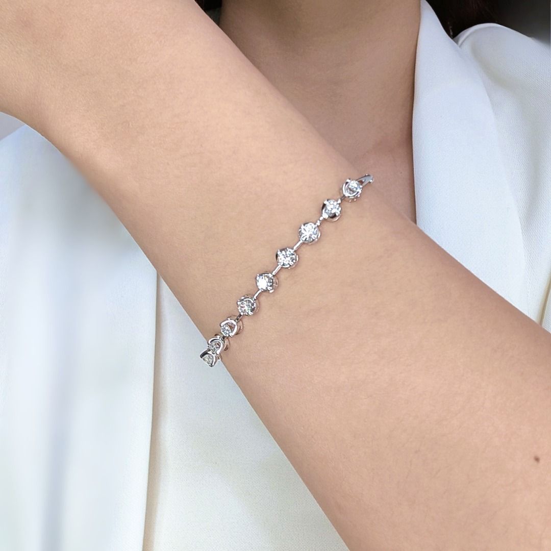 Sparkling 0.54ct Natural Diamond Bracelet in 18K White Gold