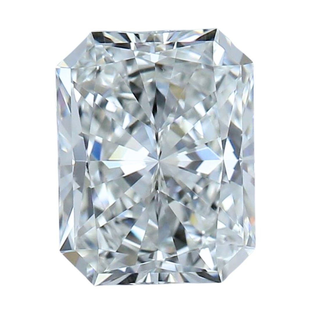 Fascinating 0.90 carat Ideal Cut Radiant Natural Diamond