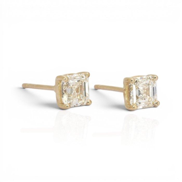 2.01 Carats GCI Certified Natural Diamond 18K Yellow Gold Stud Earrings