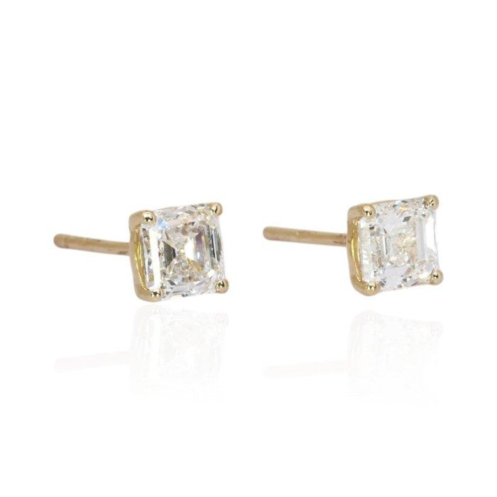 2.01 Carats IGI Certified Natural Diamond 18K Yellow Gold Stud Earrings