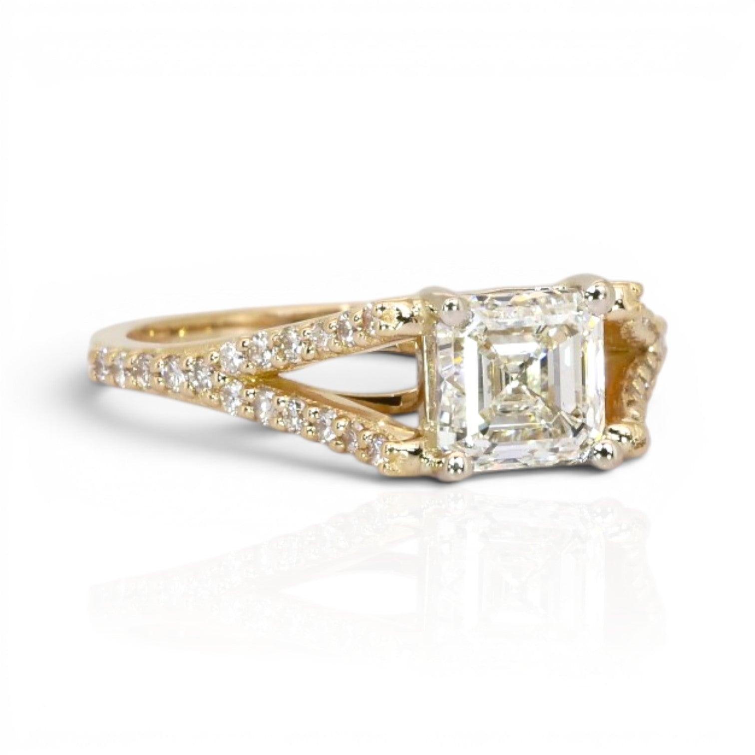 1.85 Carats IGI Certified Natural Diamonds 18k Yellow Gold Pave Ring