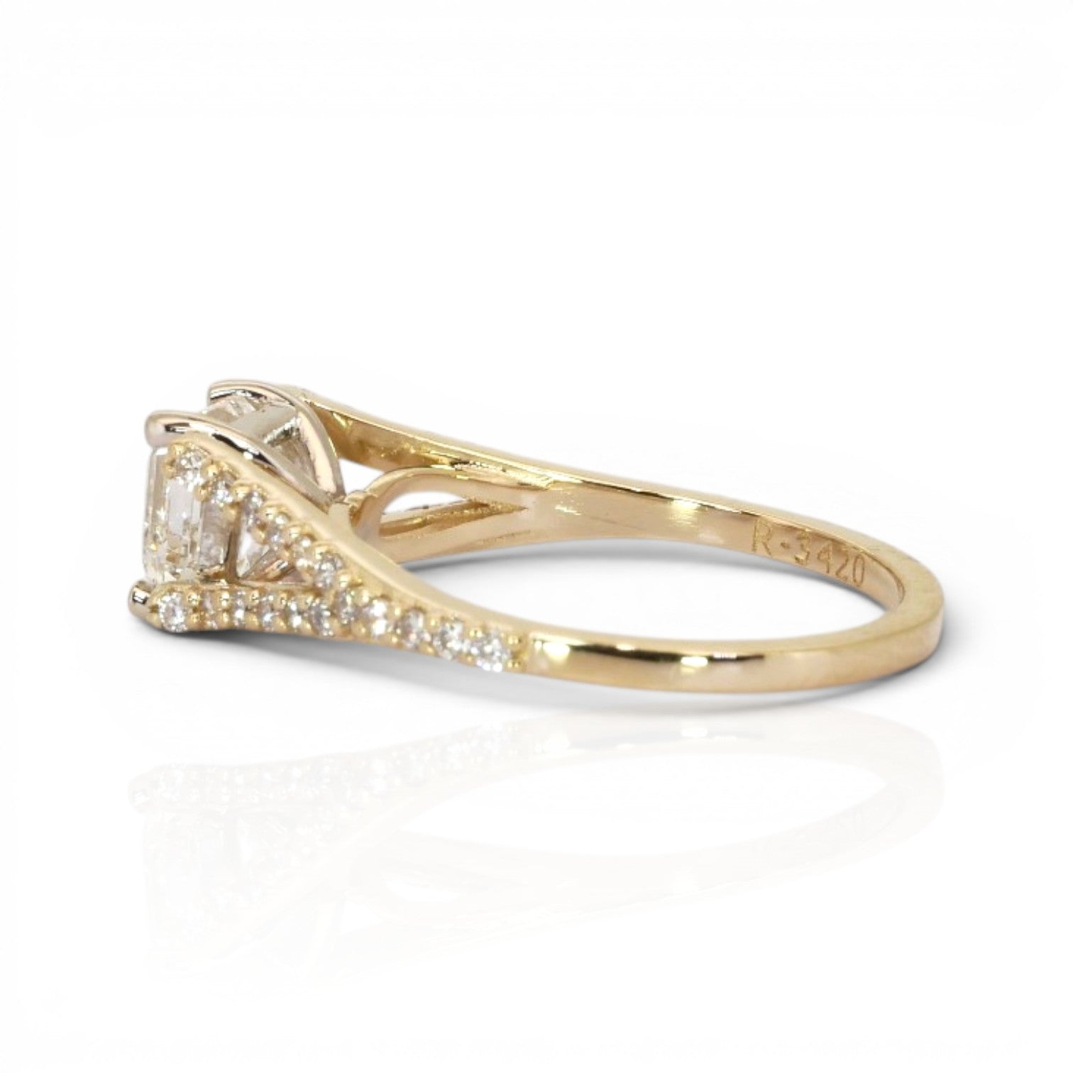1.85 Carats IGI Certified Natural Diamonds 18k Yellow Gold Pave Ring