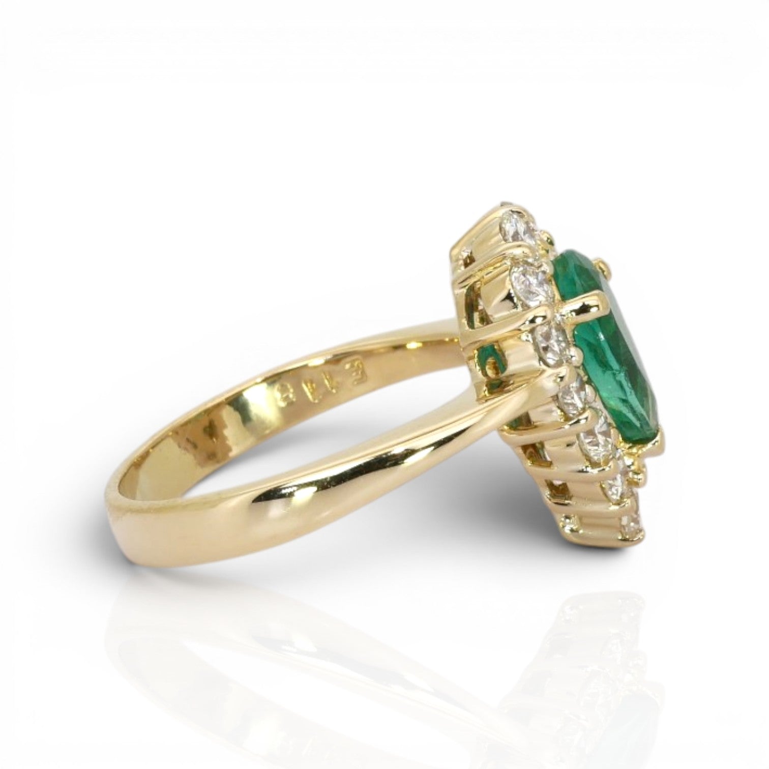 2.05 Carats IGI Certified Emerald And Diamonds 18k Yellow Gold Cluster Ring