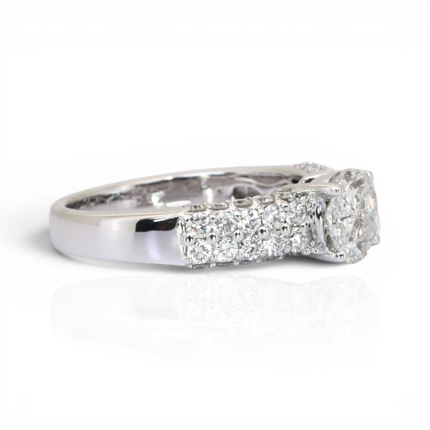 1.31 Carats IGI Certified Natural Diamonds 18k White Gold Ring