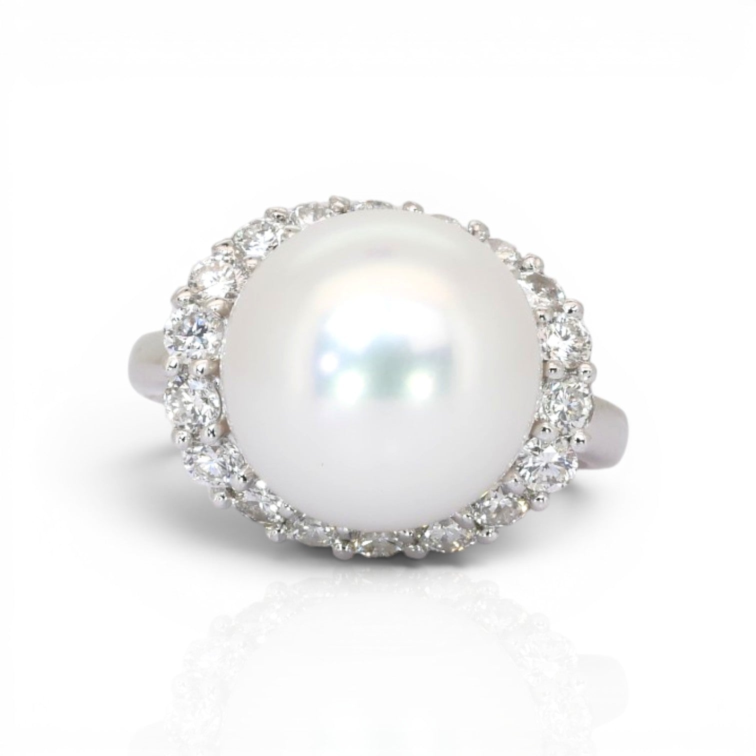 13.11ct IGI Certified Salt Water Pearl And Diamonds 18k White Gold Cocktail Ring