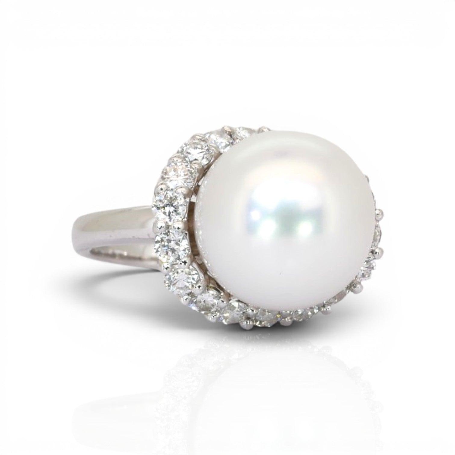 13.11ct IGI Certified Salt Water Pearl And Diamonds 18k White Gold Cocktail Ring
