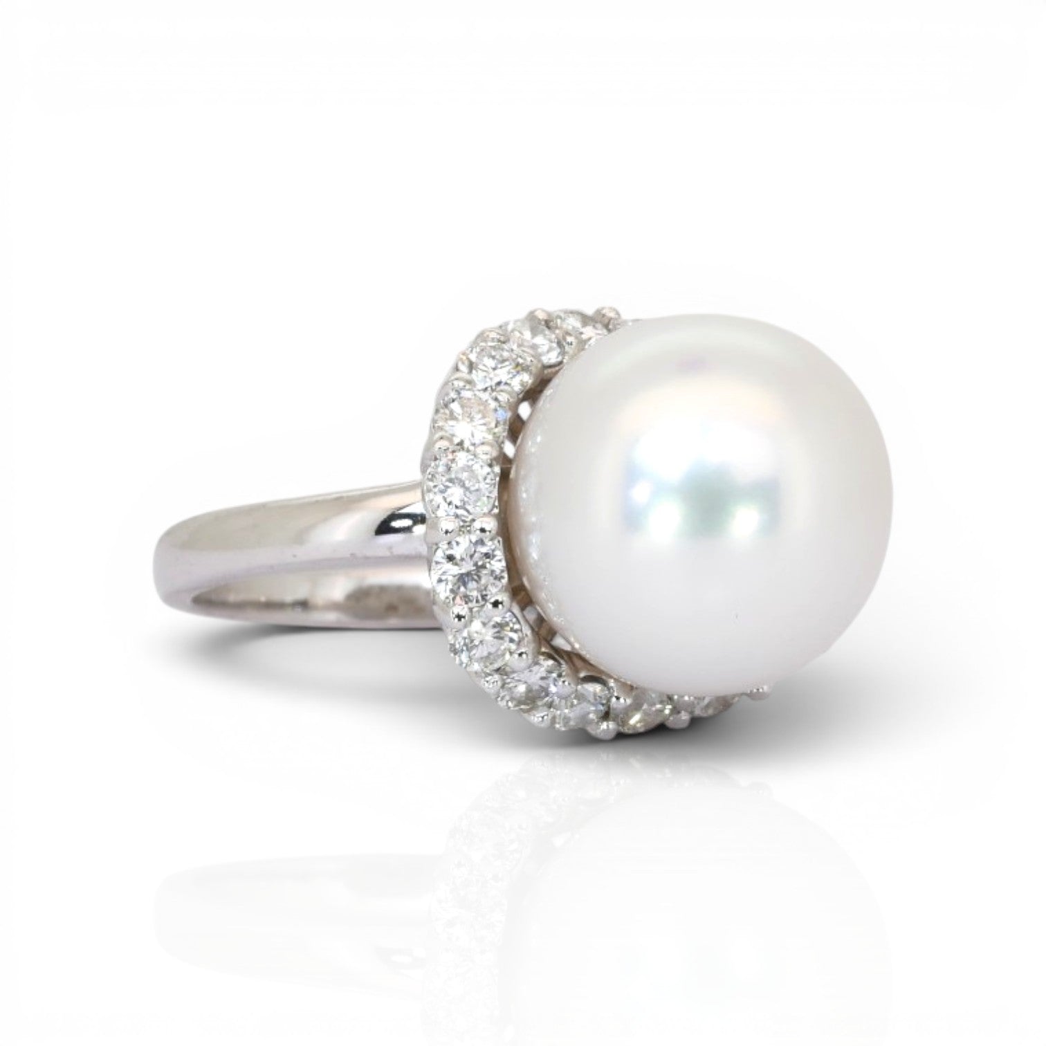 13.11ct IGI Certified Salt Water Pearl And Diamonds 18k White Gold Cocktail Ring