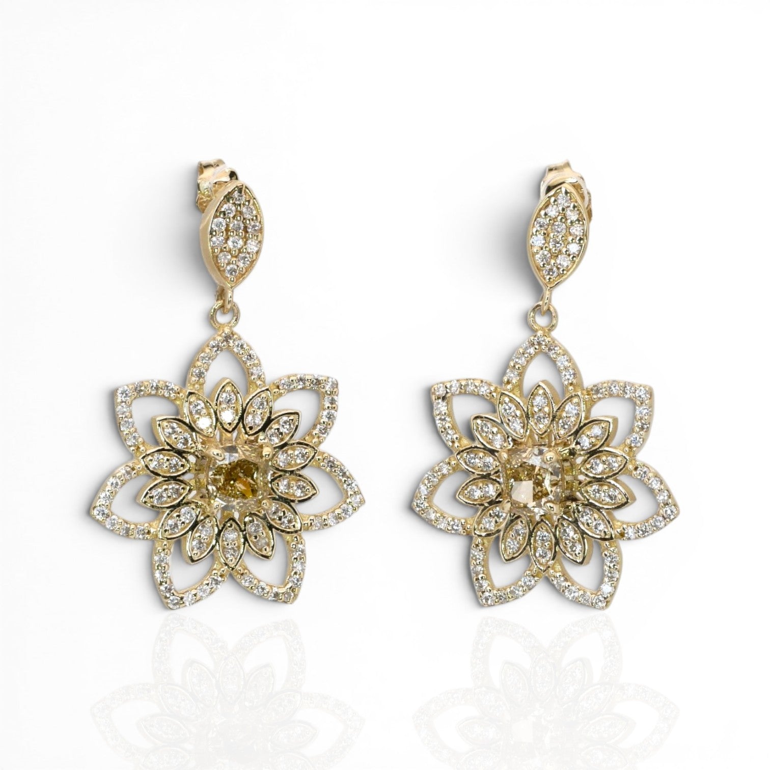 3.14 Carats IGI Certified Natural Diamonds 14k Yellow Gold Drop Earrings