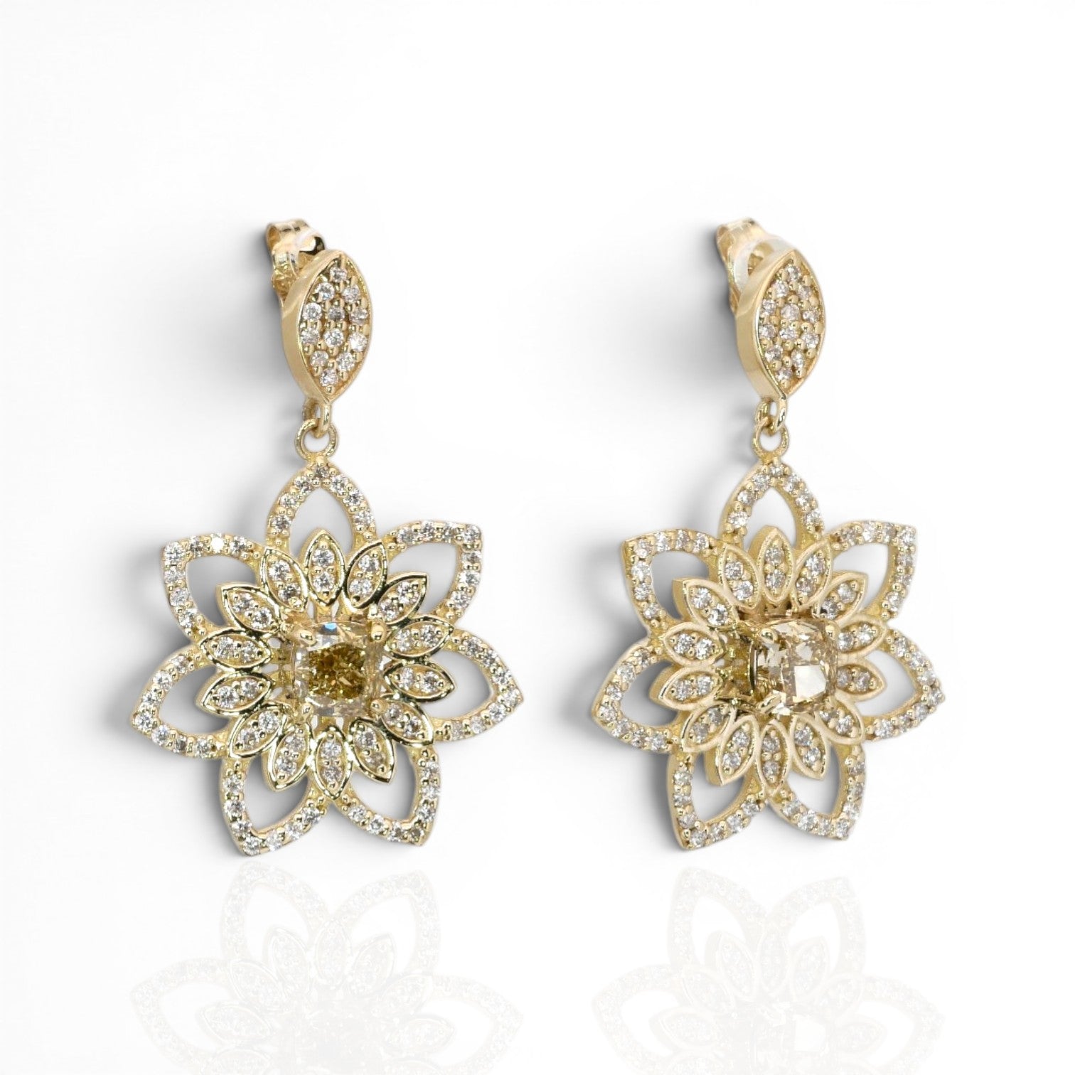 3.14 Carats IGI Certified Natural Diamonds 14k Yellow Gold Drop Earrings