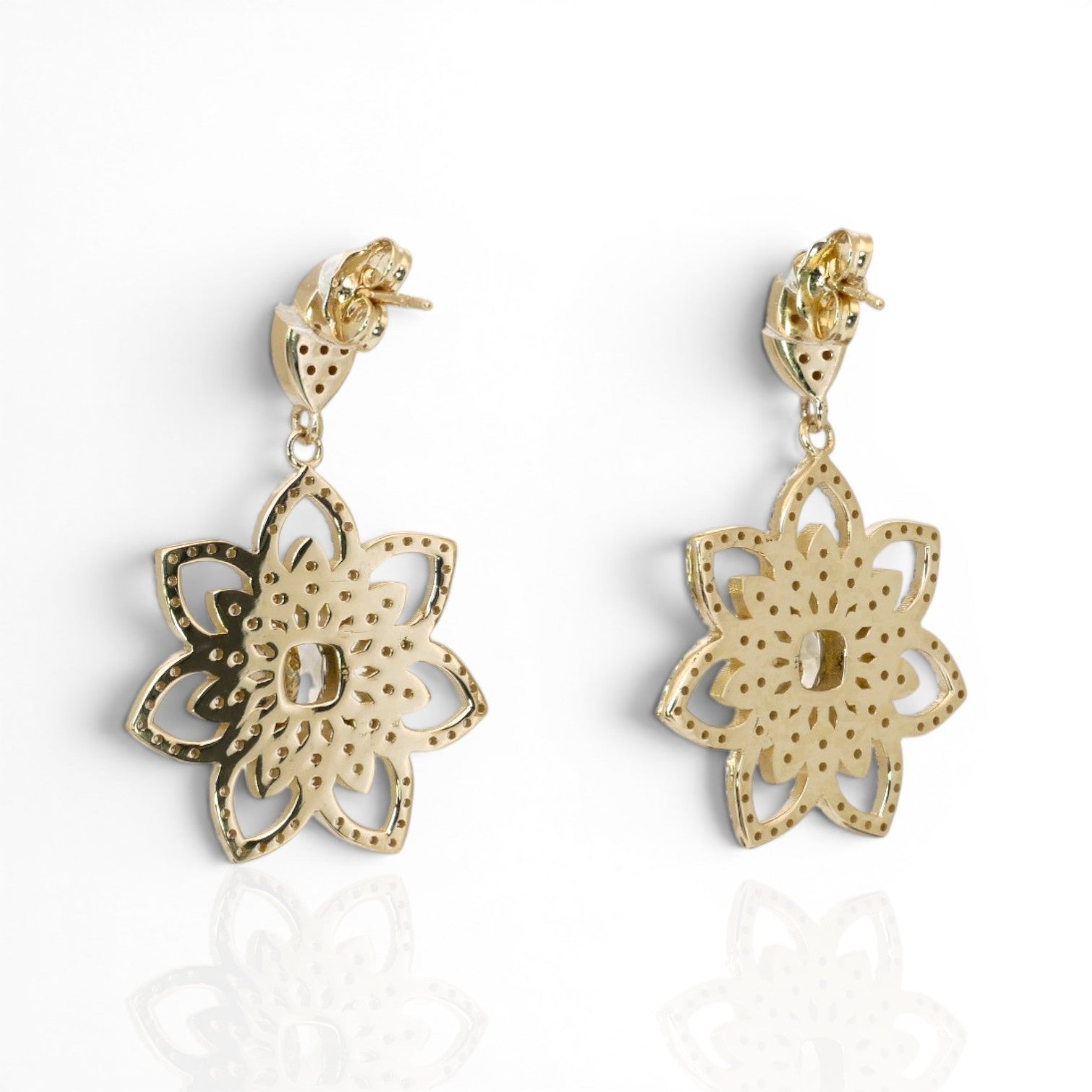 3.14 Carats IGI Certified Natural Diamonds 14k Yellow Gold Drop Earrings
