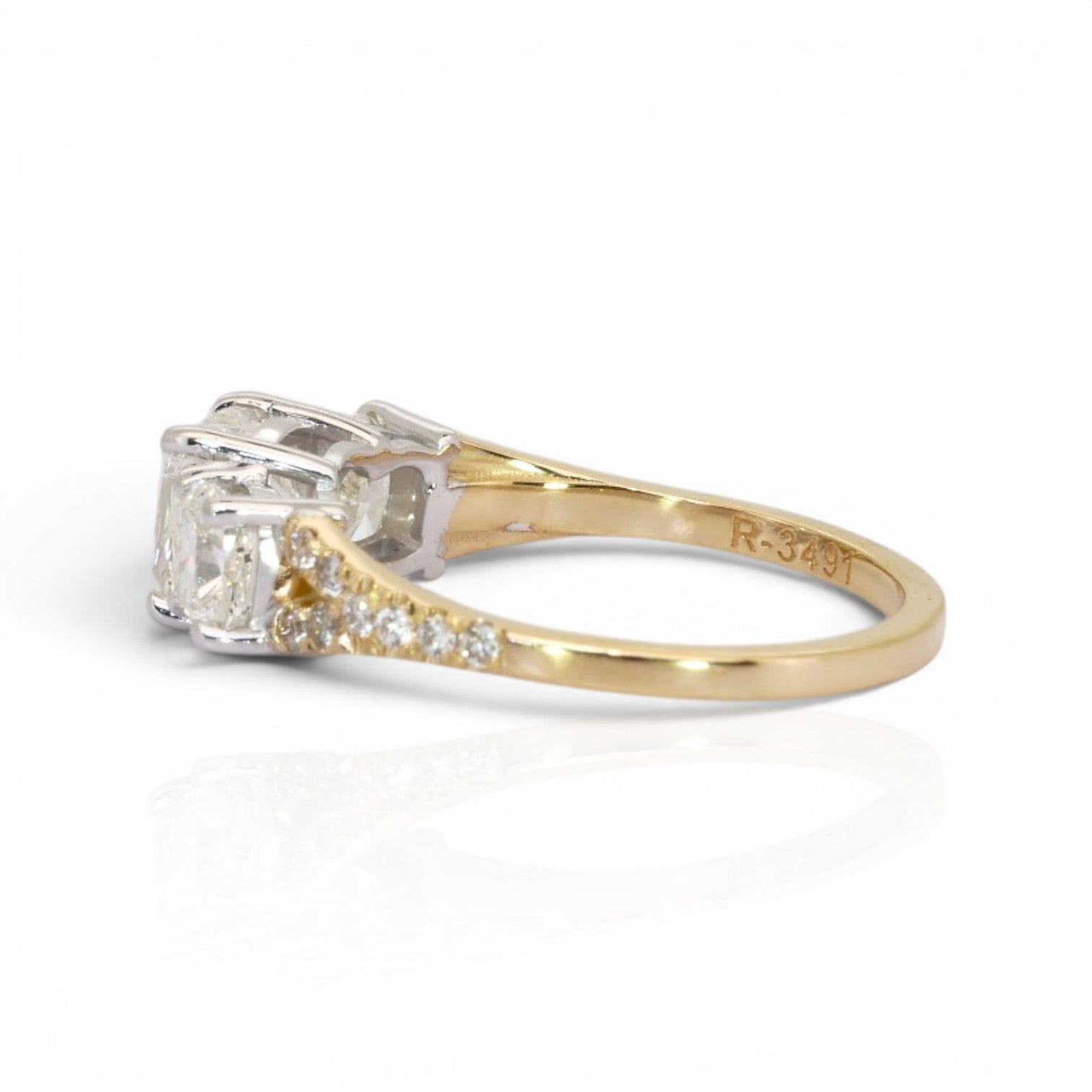 2.71 Carats IGI Certified Natural Diamonds 18k Yellow And White Gold 3-Stone Ring