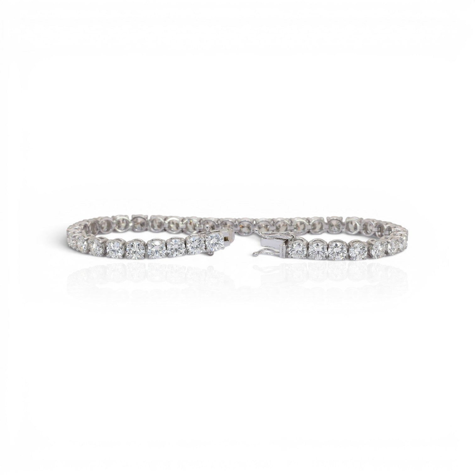 11.88 Carats IGI Certified Natural Diamonds 18k White Gold Tennis Bracelet