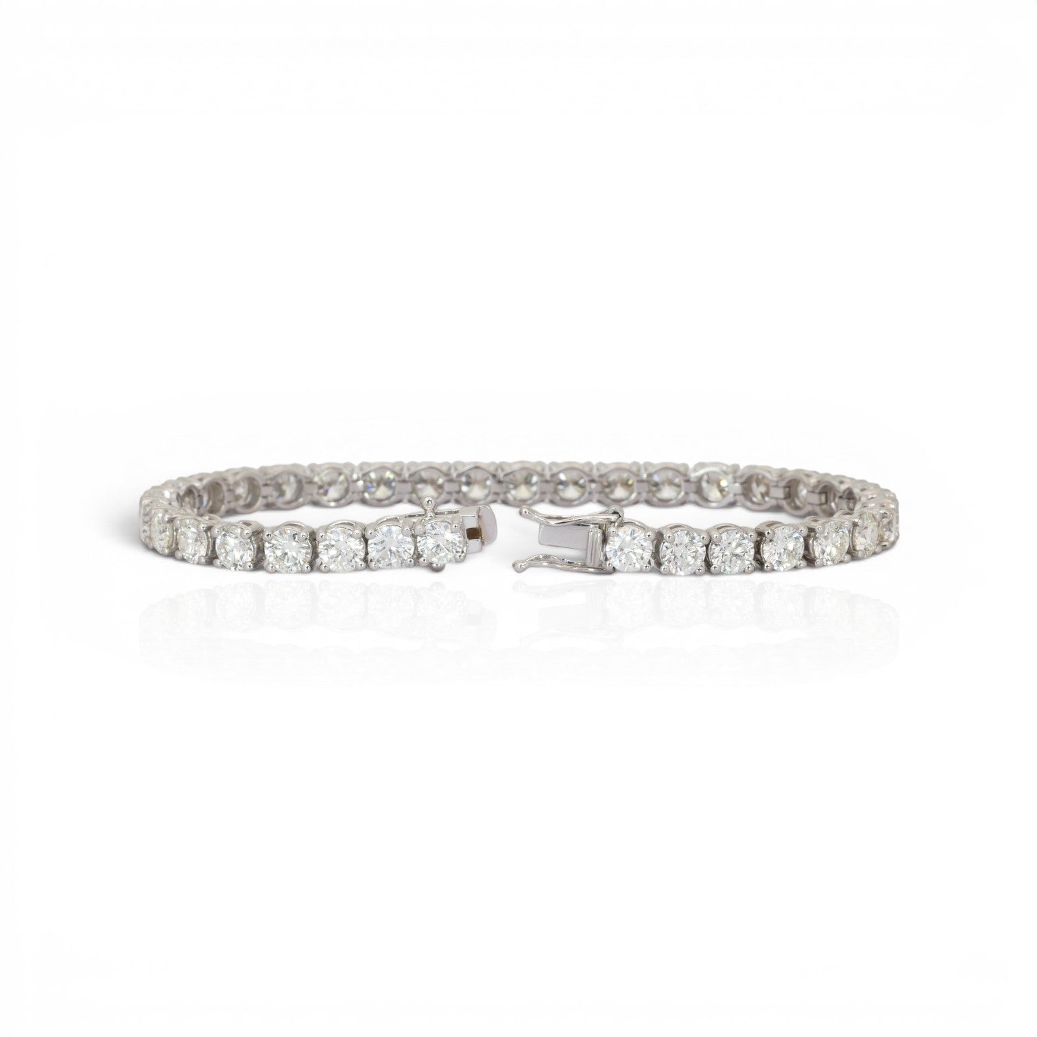 13.96 Carats IGI Certified Natural Diamonds 18k White Gold Tennis Bracelet