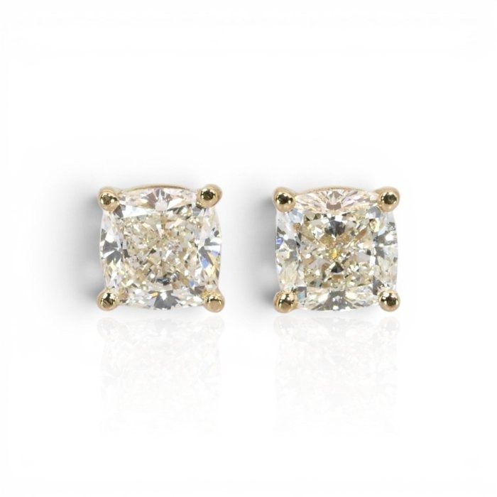 2.02 Carats GCI Certified Natural Diamond 18K Yellow Gold Stud Earrings