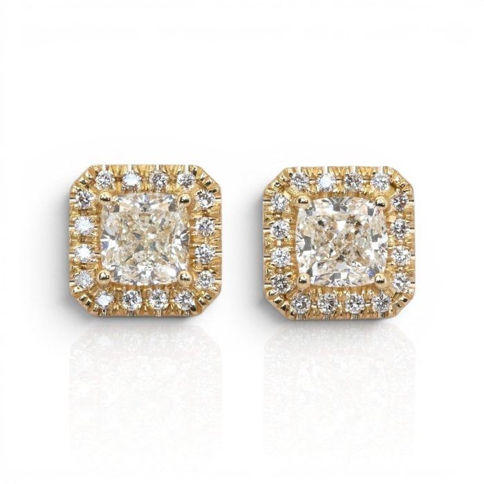 2.39 Carat IGI Certified Natural Diamond 18K Yellow Gold Stud Earrings