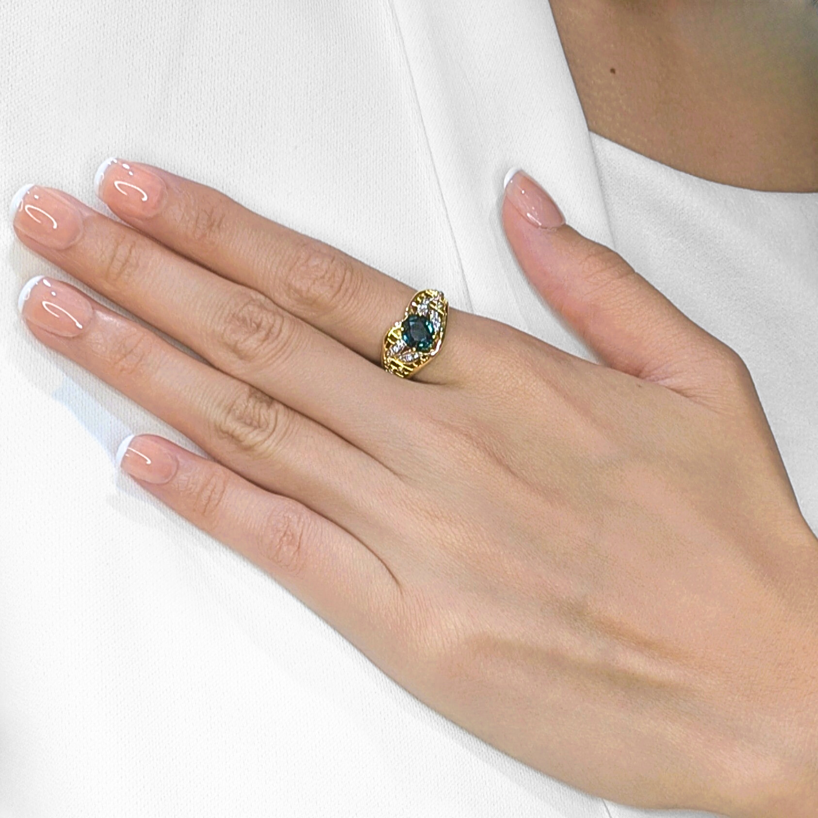 Elegant 2.31ct Blue Sapphire & Natural Diamond Filigree Ring in 18K Yellow Gold