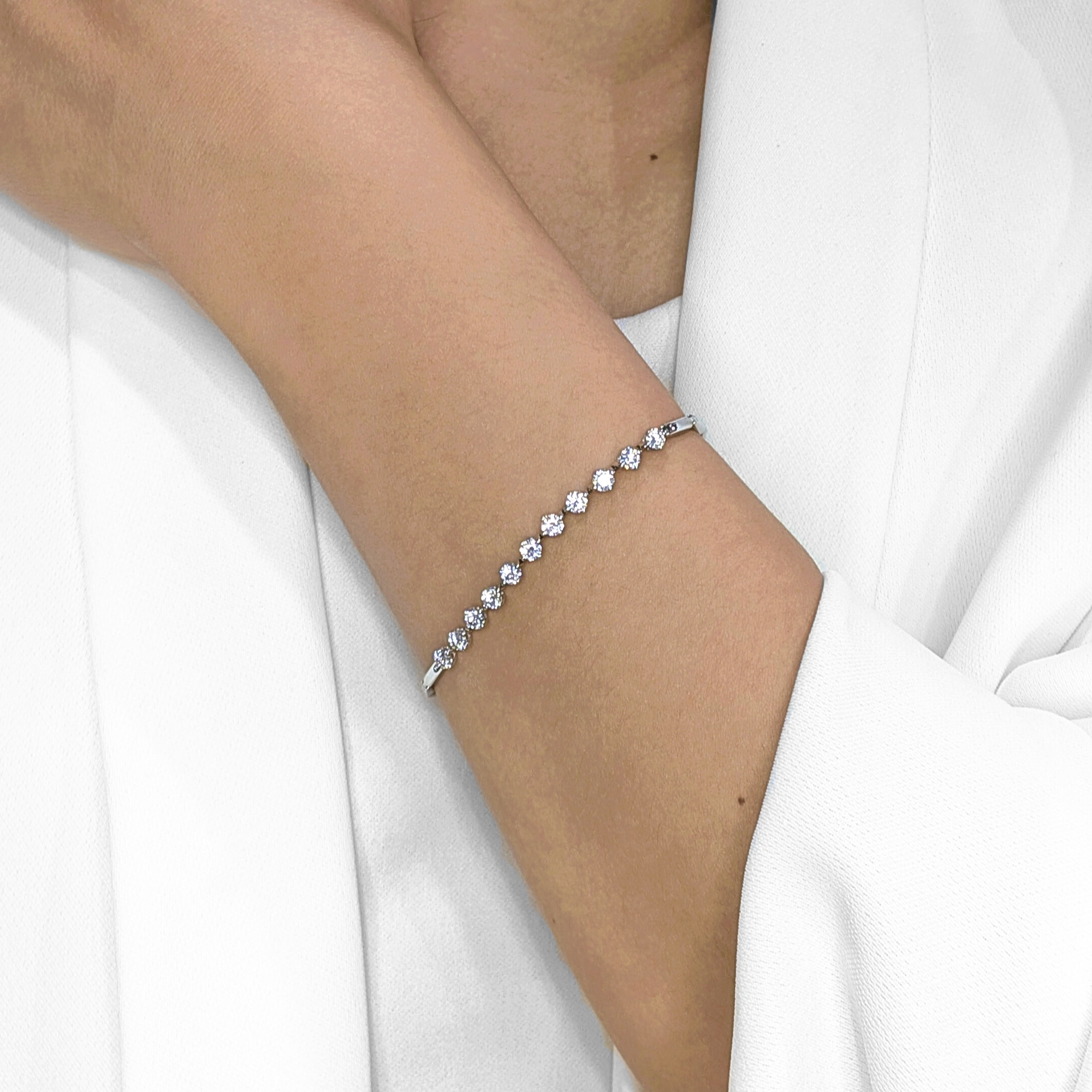 Refined 1.10ct Natural Diamond Bracelet in 18K White Gold