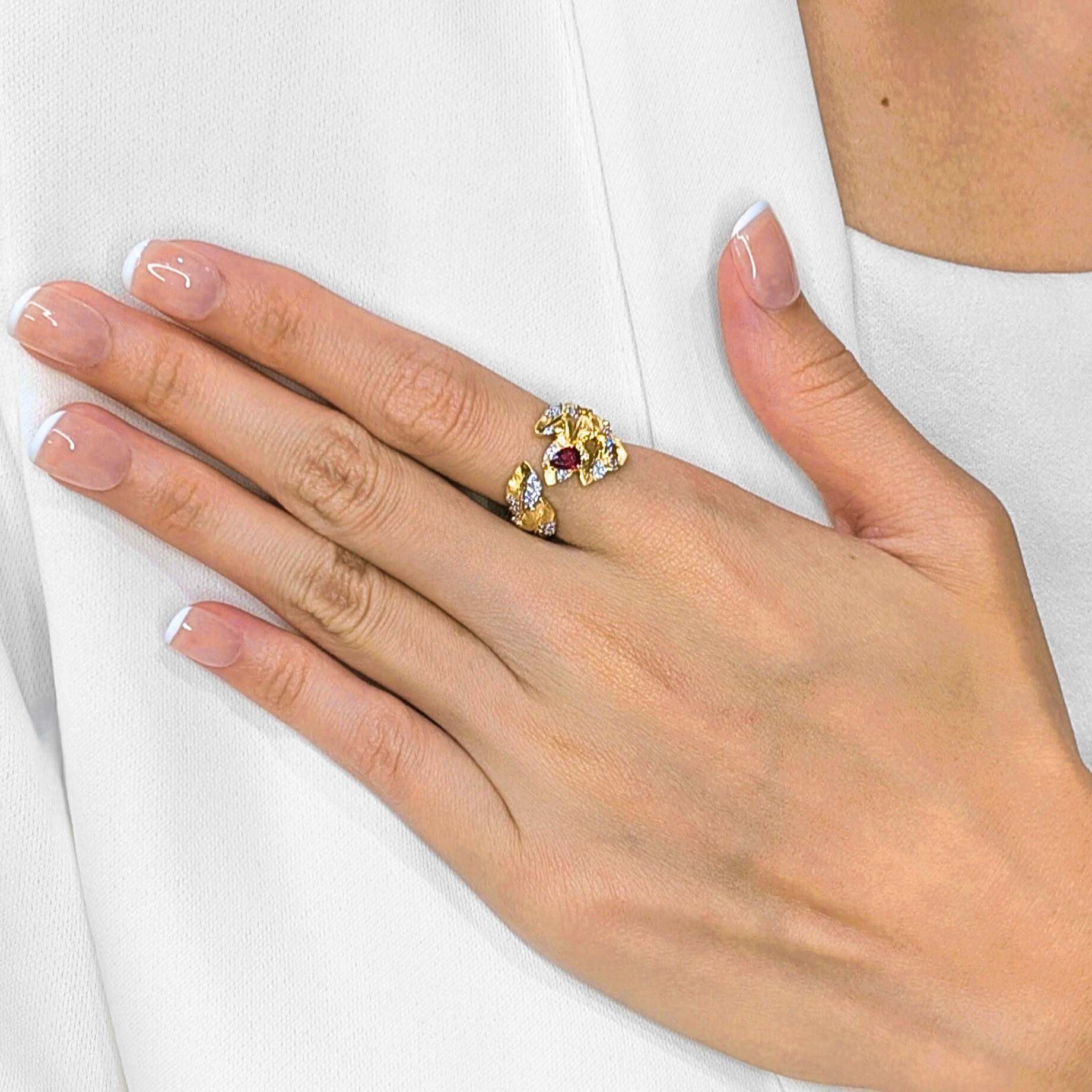 Nature-inspired 0.45ct Ruby & Natural Diamond Leaf Motif Ring in 18K Yellow Gold