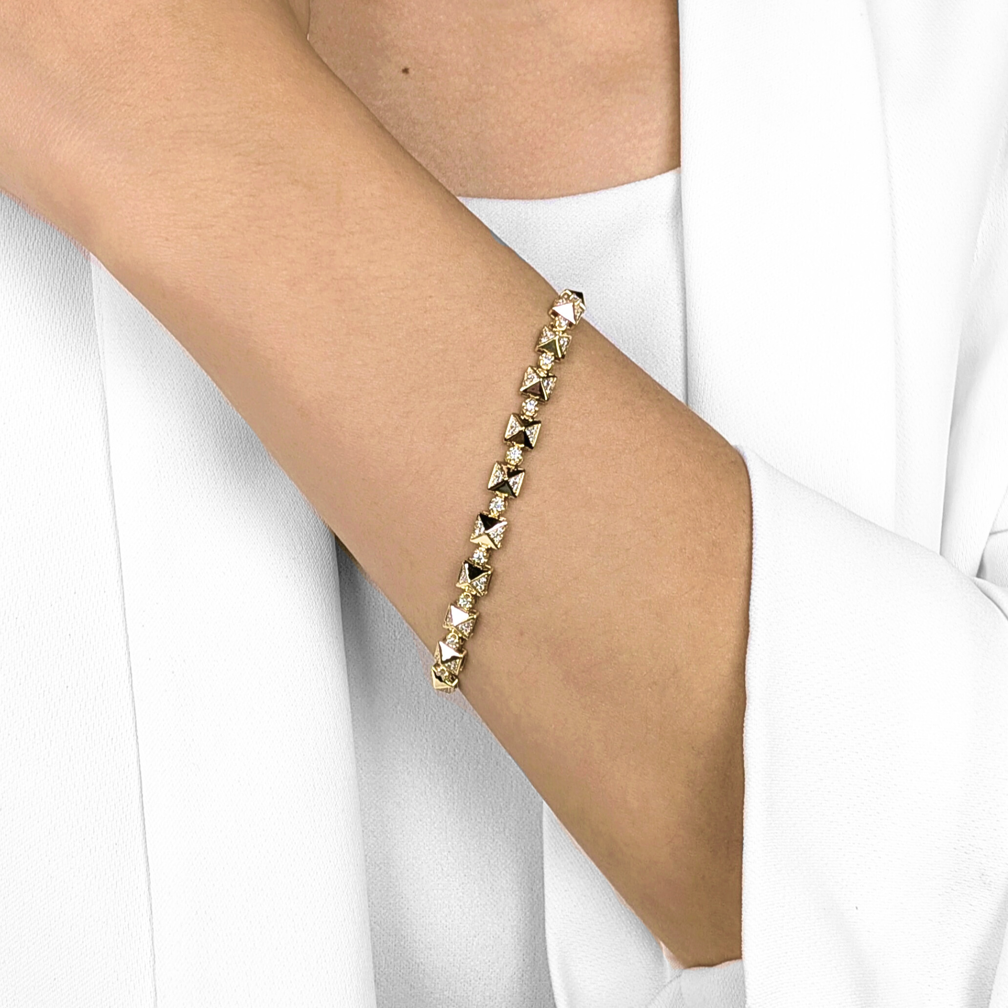 Luxurious 1.10ct Natural Diamond Link Bracelet in 18K Yellow Gold