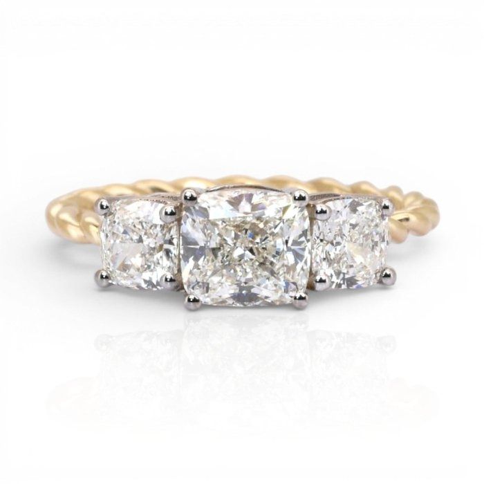 2.55 Carats IGI Certified Natural Diamond 18K Yellow and White Gold 3-Stone Ring