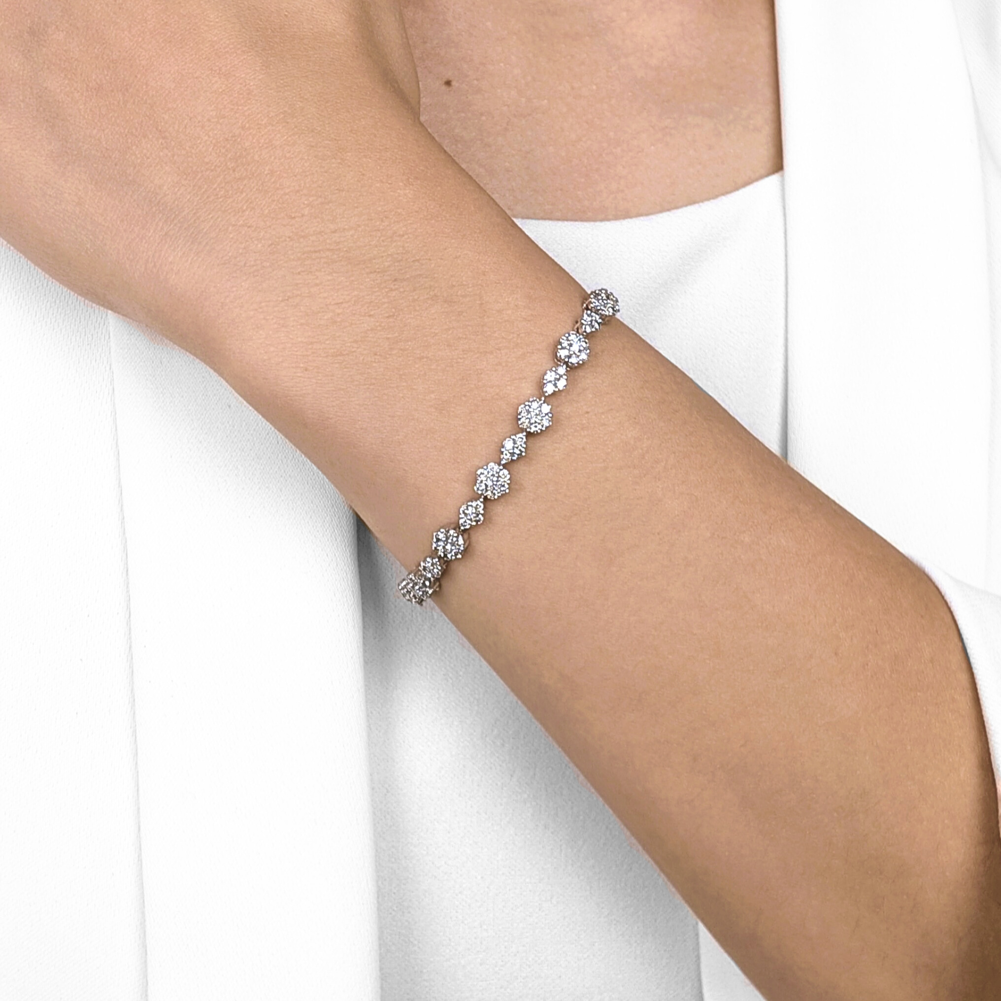 Brilliant 2.15ct Natural Diamond Cluster Bracelet in 18K White Gold