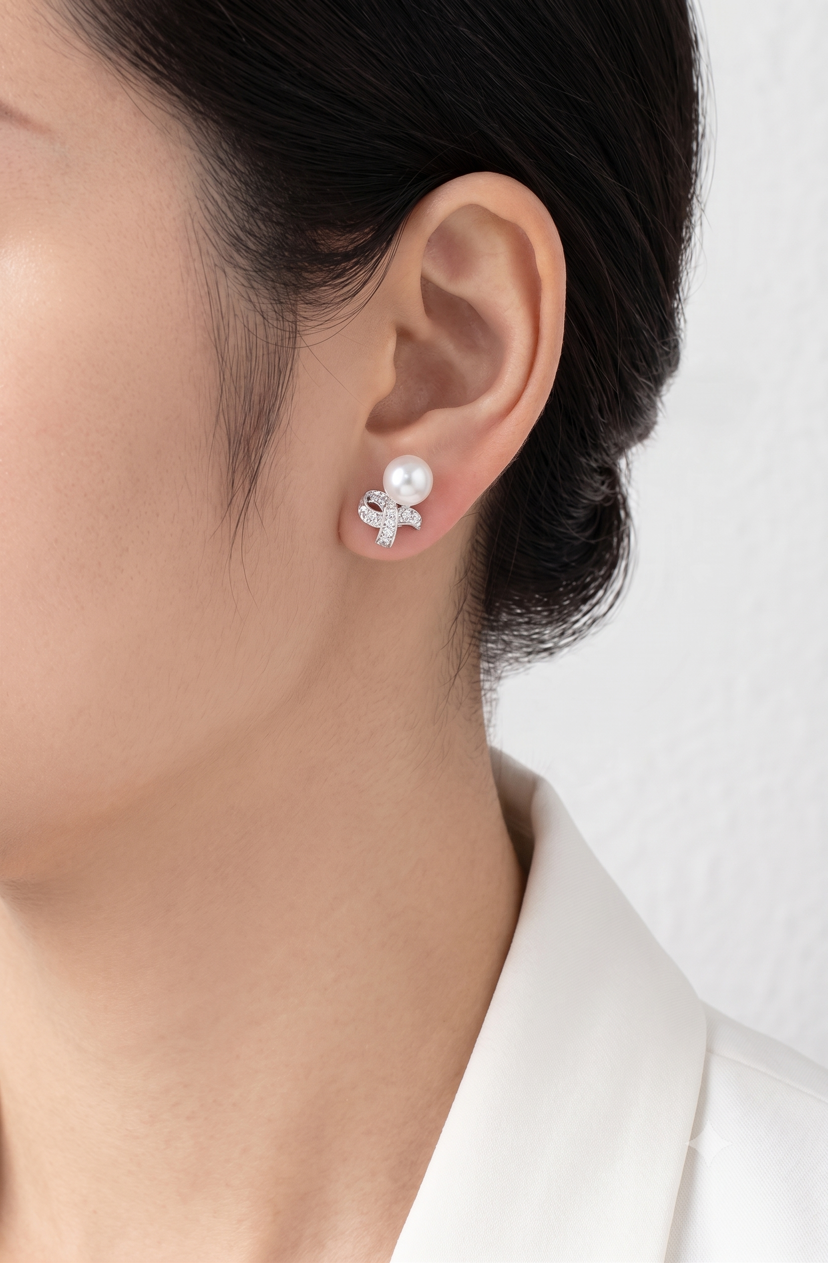 Stunning Akoya Pearl and 0.30ct Natural Diamond Ribbon Earrings in 18K White Gold