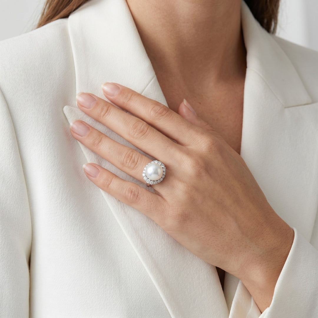 13.11ct IGI Certified Salt Water Pearl And Diamonds 18k White Gold Cocktail Ring