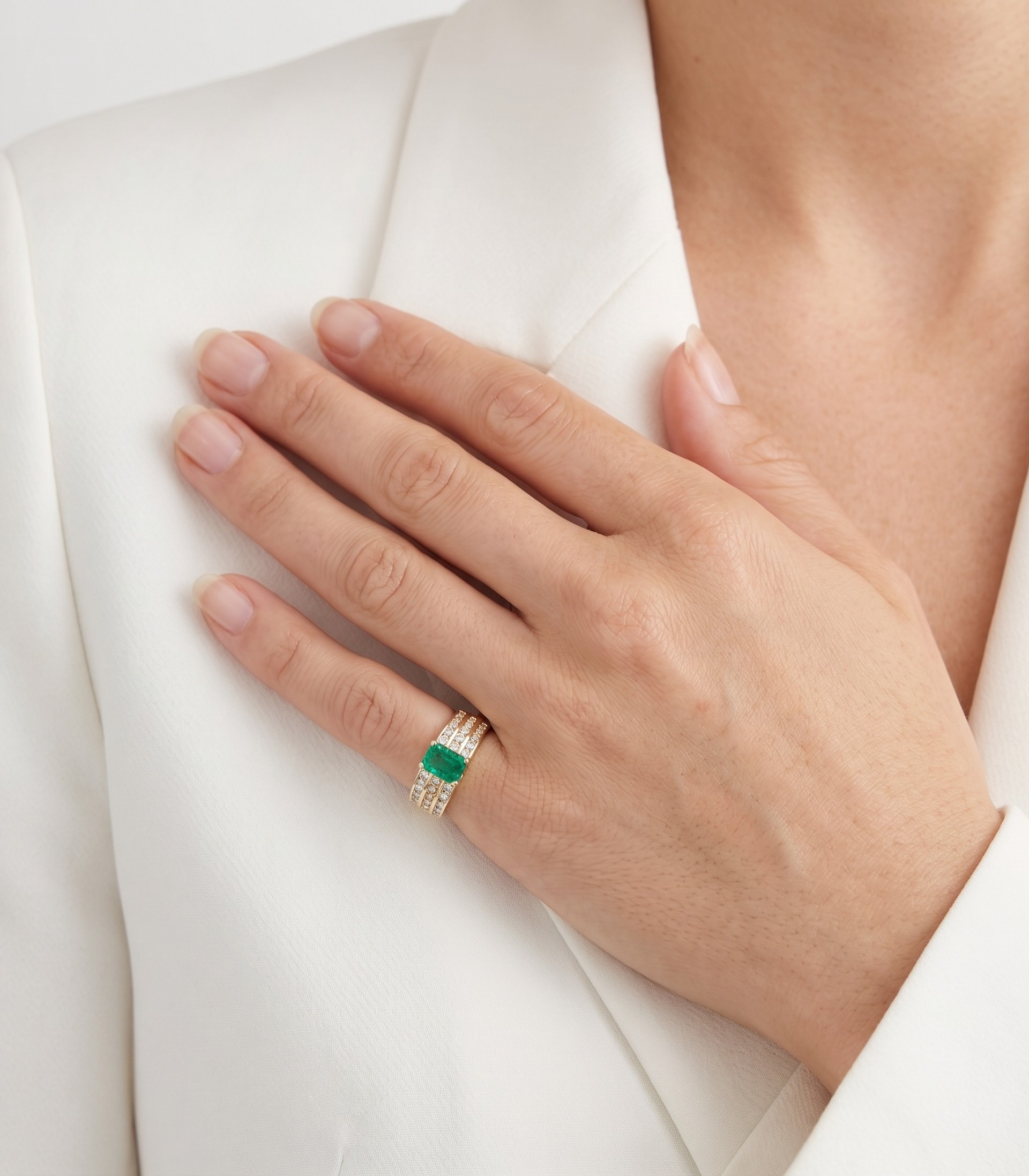 Sophisticated 0.40ct Emerald and 0.16ct Natural Diamond Tiered Band Ring in 18K Yellow Gold