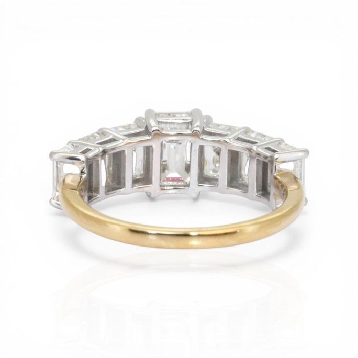3.56 Carat IGI Certified 18K Yellow & White Gold 7-Stone Ring