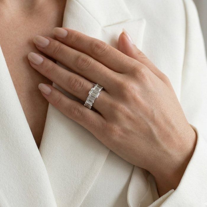 3.56 Carat IGI Certified 18K Yellow & White Gold 7-Stone Ring