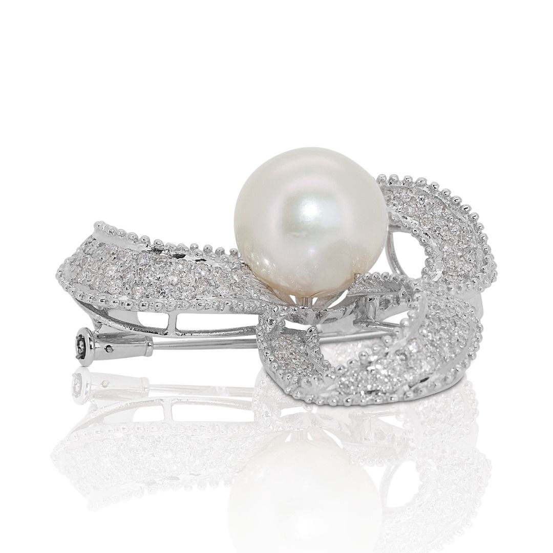 Elegant 3 carats and 78 points Pearl and Natural Diamond Brooch in 18K White Gold