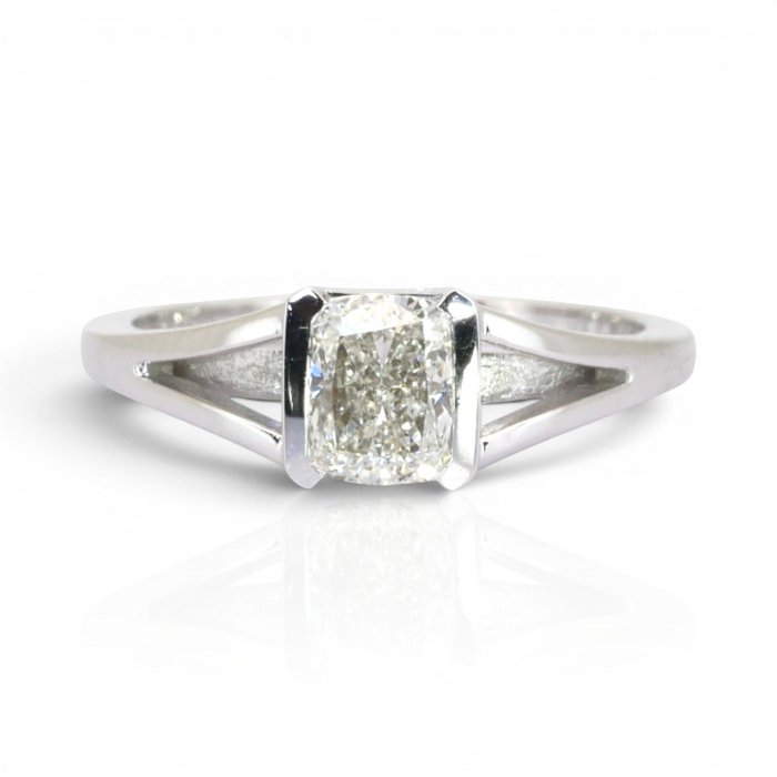 1.02 Carat IGI Certified Natural Diamond 18K White Gold Solitaire Ring