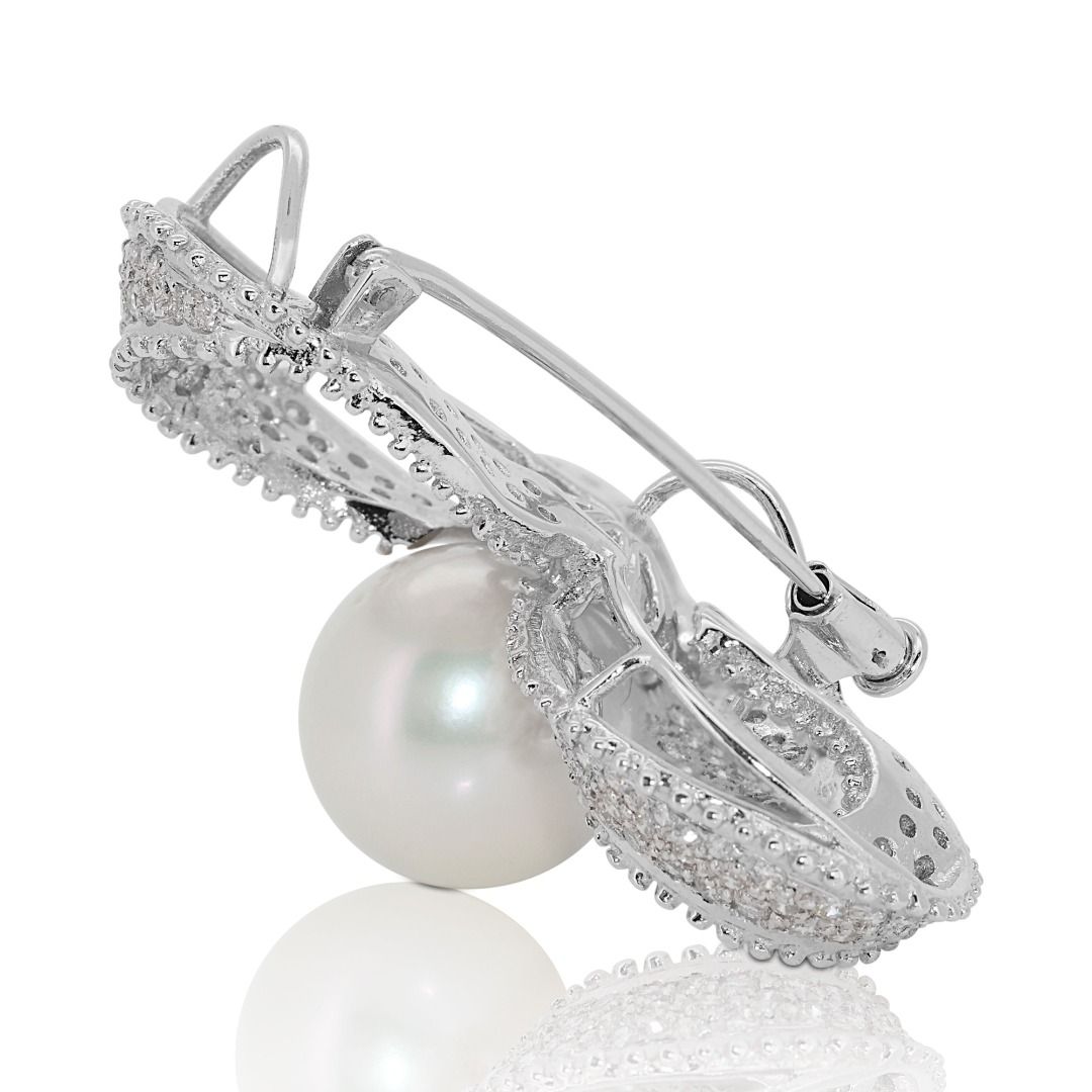 Elegant 3 carats and 78 points Pearl and Natural Diamond Brooch in 18K White Gold