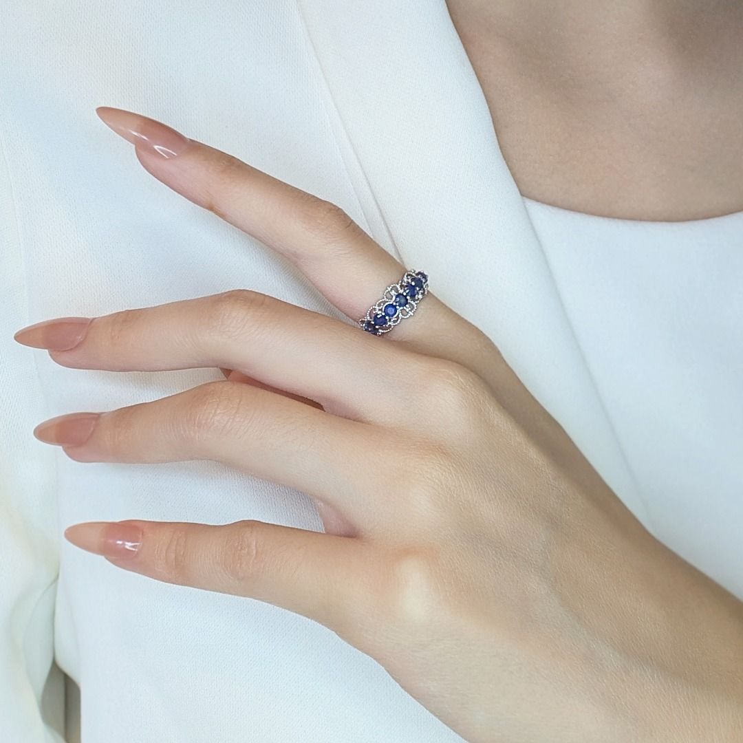 Intricate 0.61ct Sapphire and Natural Diamonds Ring in 18K White Gold