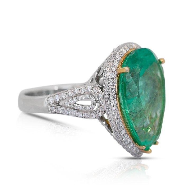 Glamorous 28.26ct Emerald and Diamonds Cluster Ring in 18k White Gold - GRS & IGI Certified