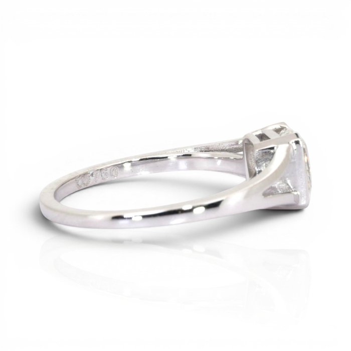 1.02 Carat IGI Certified Natural Diamond 18K White Gold Solitaire Ring
