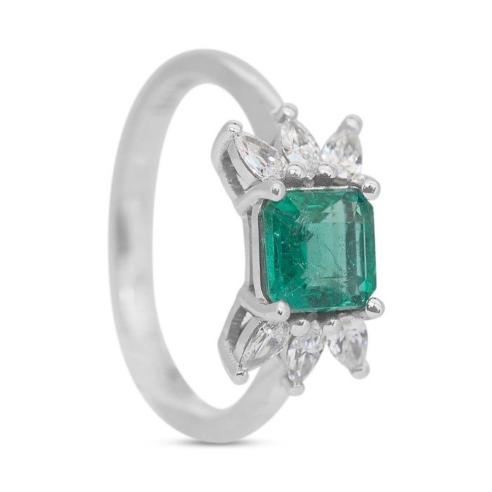 Captivating Emerald and Diamonds Cluster Ring in 18k White Gold